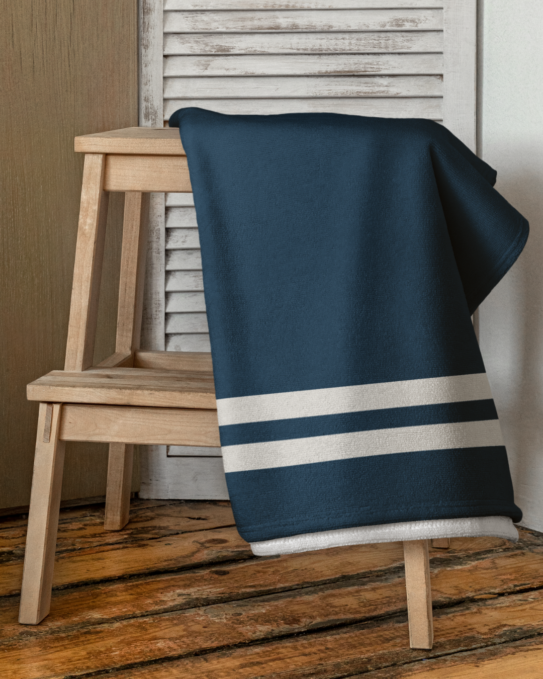 2.0 Badminwear Towel - Navy Blue/White